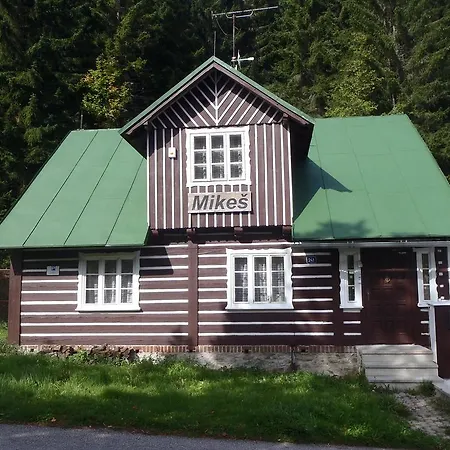 Guest house Mikes 3*